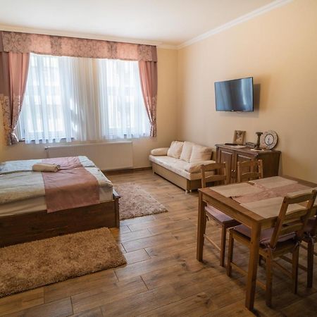 Toscana Apartman Gyula Ngoại thất bức ảnh