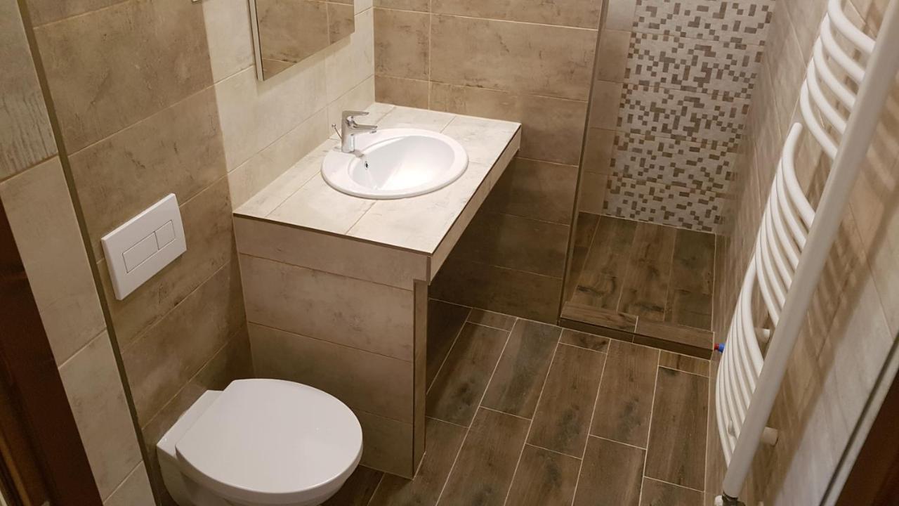 Toscana Apartman Gyula Ngoại thất bức ảnh