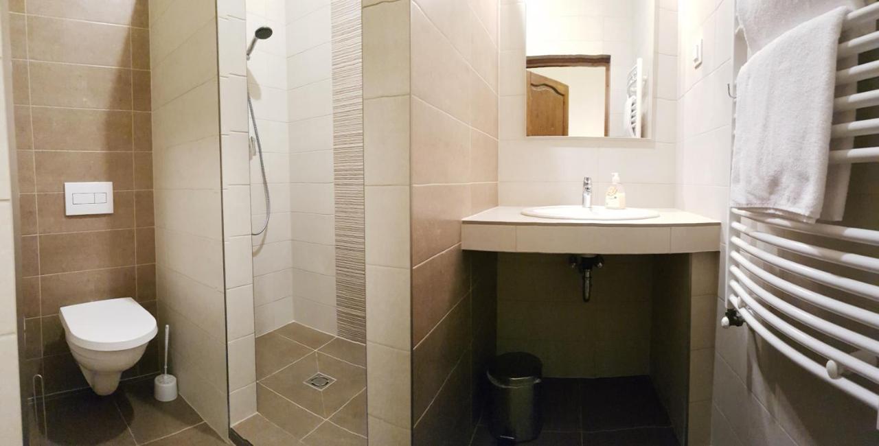 Toscana Apartman Gyula Ngoại thất bức ảnh