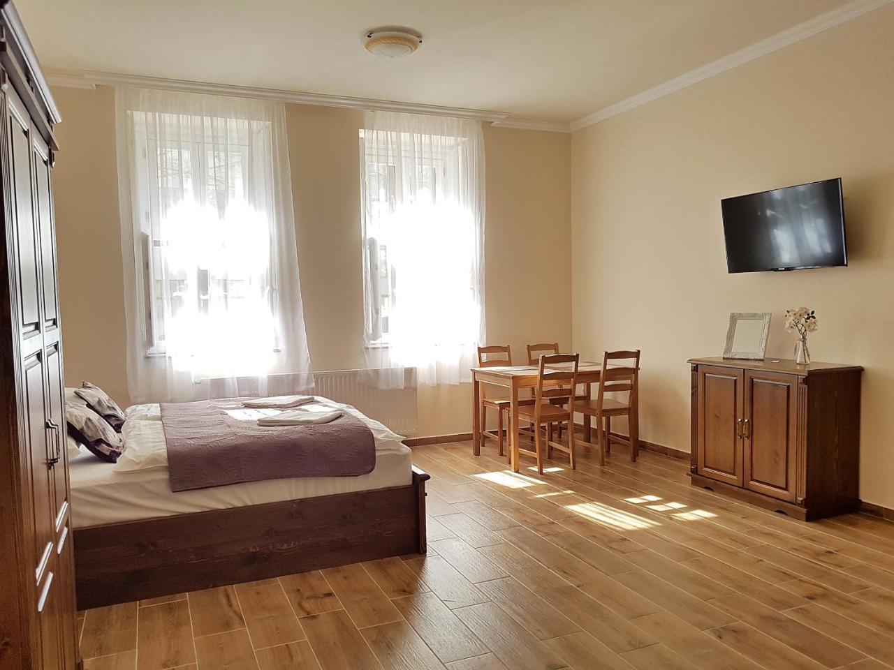 Toscana Apartman Gyula Ngoại thất bức ảnh